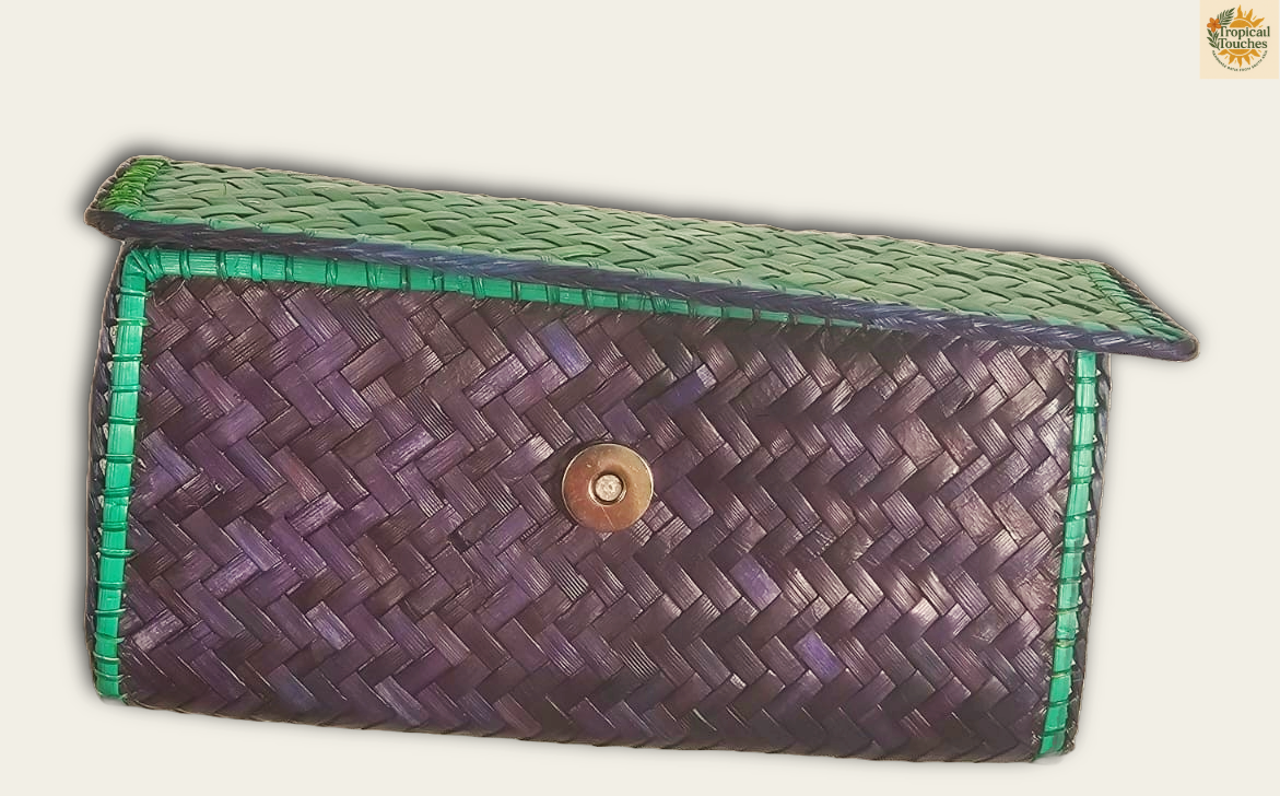 Handmade Woven Straw Clutch Purse – Dual-Tone Boho Bag | Artisan-Made, Lanka